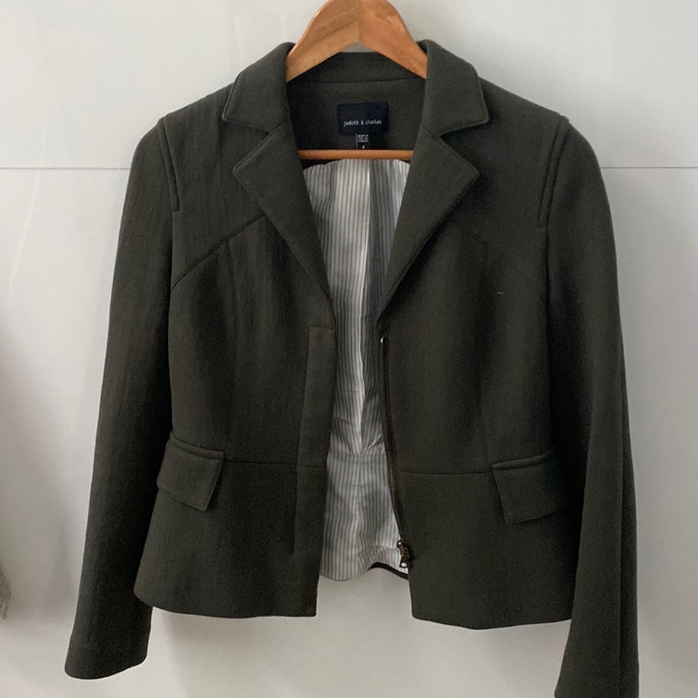 JUDITH & CHARLES - olive color blazer - size 6
